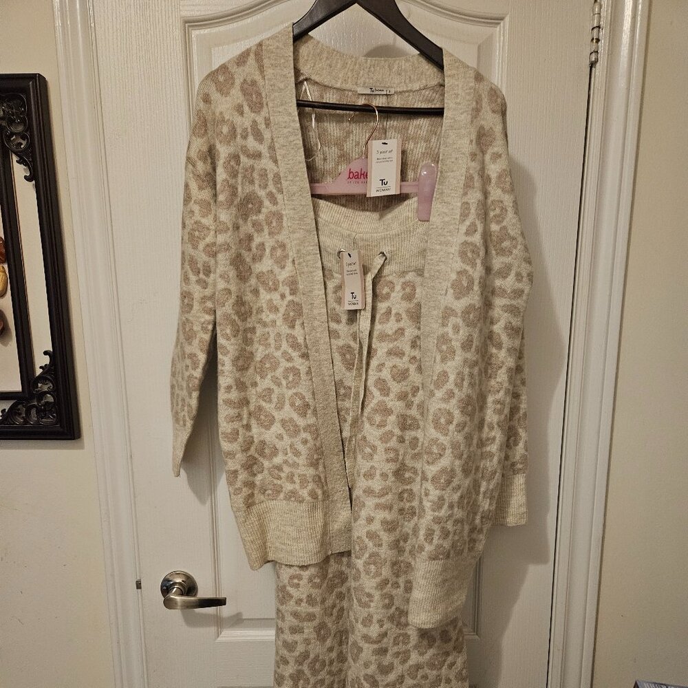 Knitted cardigan and pants co ord set like barefoot dreams